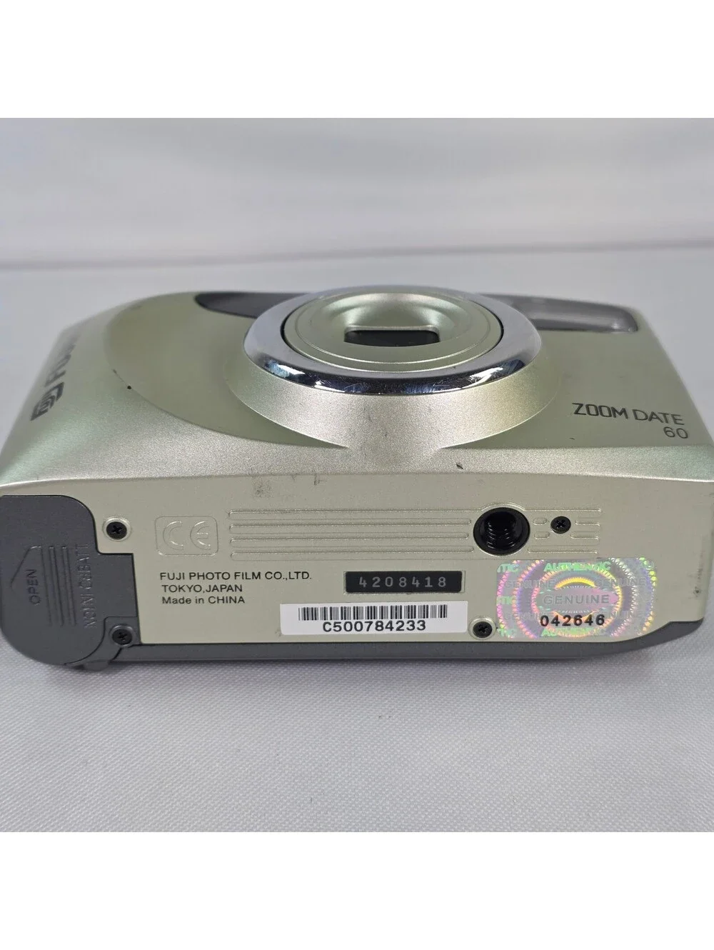 Fujifilm Zoom Date 60 35mm Point and Shoot Film Camera Fujinon 35-60mm Lens Gold